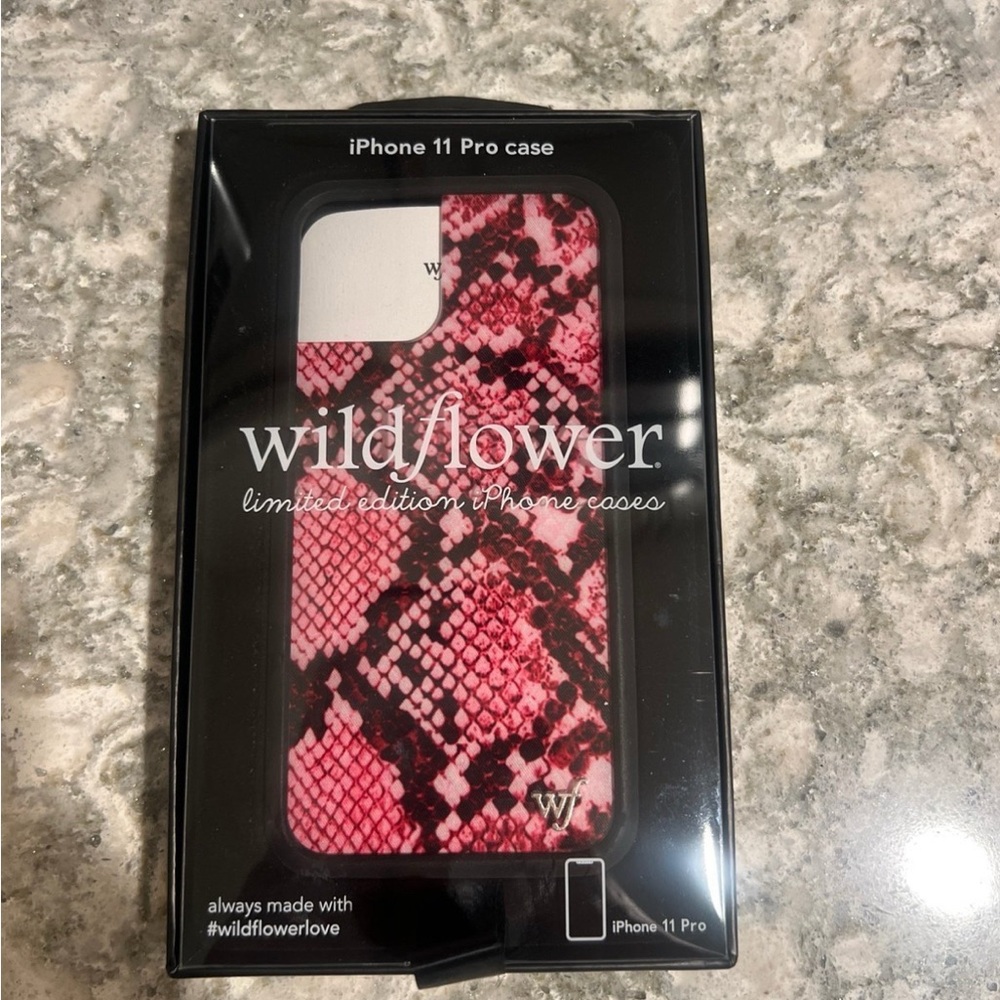 Wildflowers Snakeskin Pattern iPhone 11 Pro Case